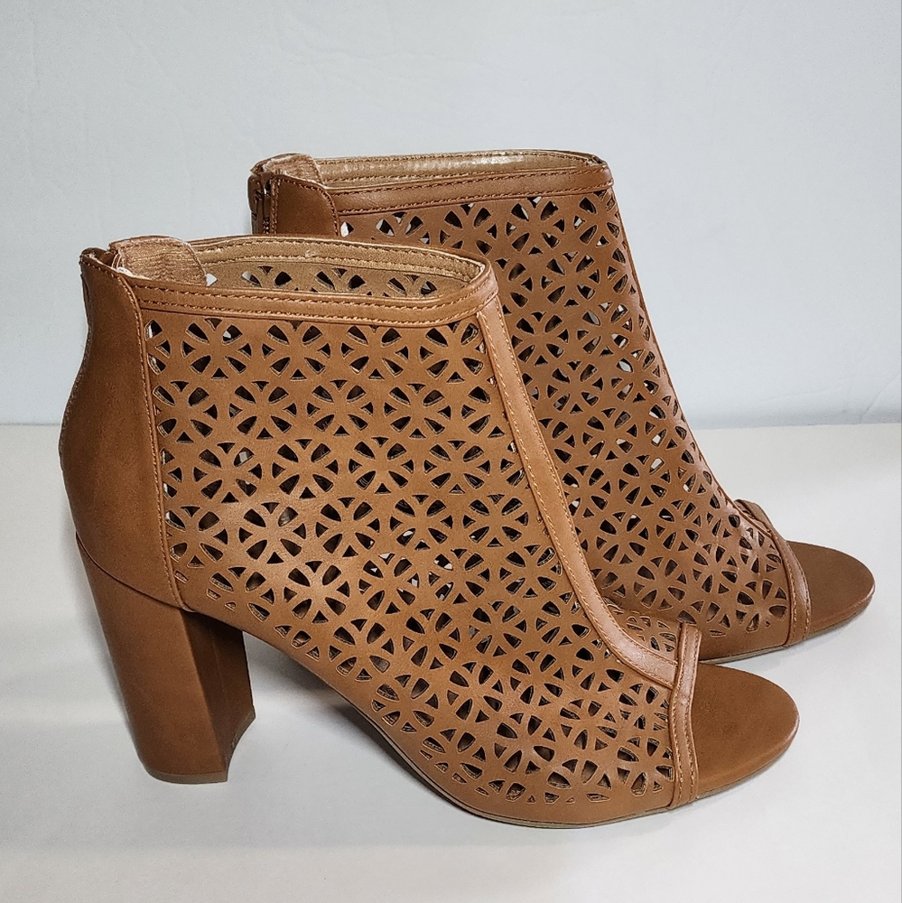 Report Winona Open-Toe Booties / Size 9 - image 2